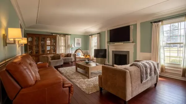 1800 Clover RD, Northbrook, IL 60062