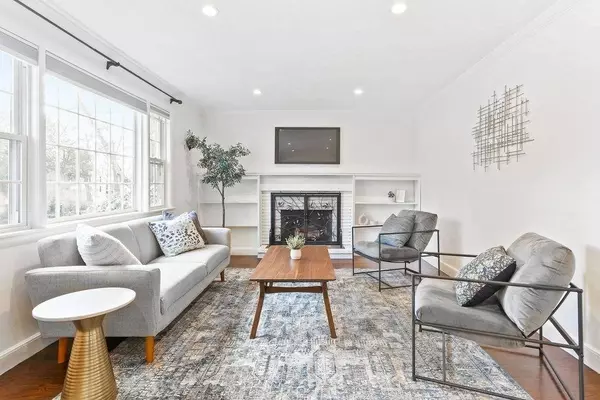 27 Erlandson Rd, Natick, MA 01760