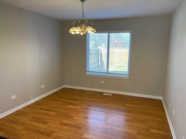 410 Ogden Falls Boulevard, Oswego, IL 60543