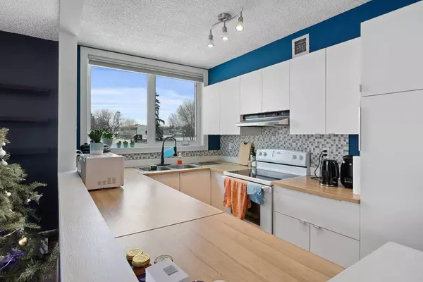 2909 17 AVE SW #305, Calgary, AB T3E 0B1
