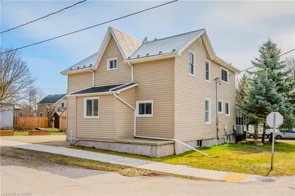 17 Henrie Street, Moorefield, ON N0G 2K0