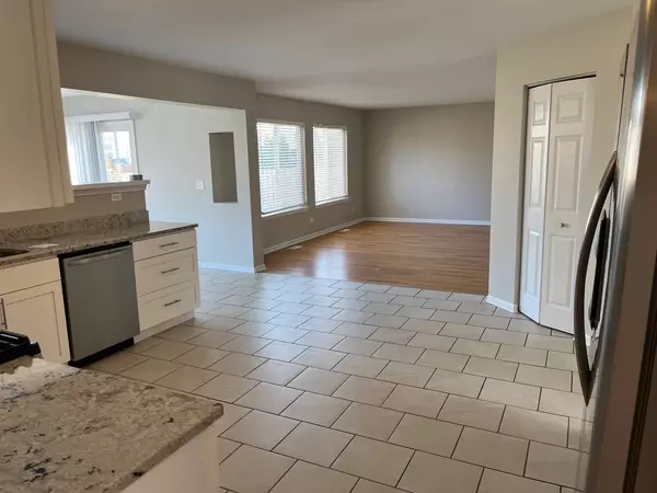 410 Ogden Falls BLVD, Oswego, IL 60543