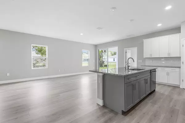 470 Harrison ST SW, Palm Bay, FL 32908