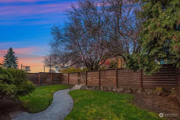 2809 12th AVE W, Seattle, WA 98119