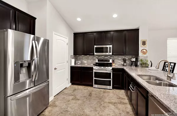 9819 Red Iron Crk, Converse, TX 78109