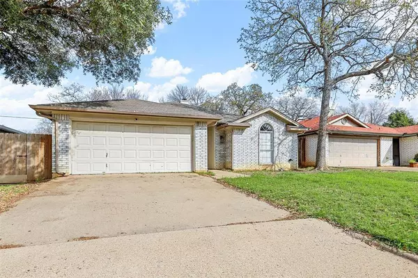 1114 Stone Creek Drive, Mansfield, TX 76063