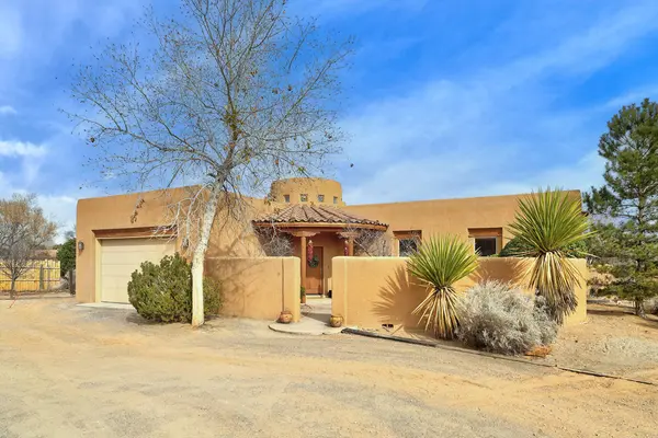 40 Pantala Naga Pampa, Corrales, NM 87048