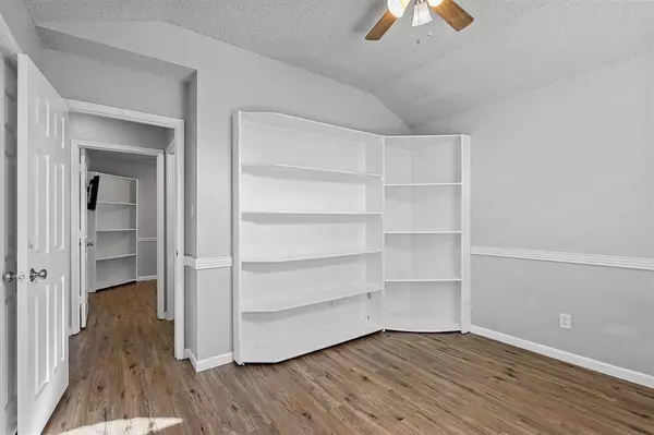 1114 Stone Creek Drive, Mansfield, TX 76063