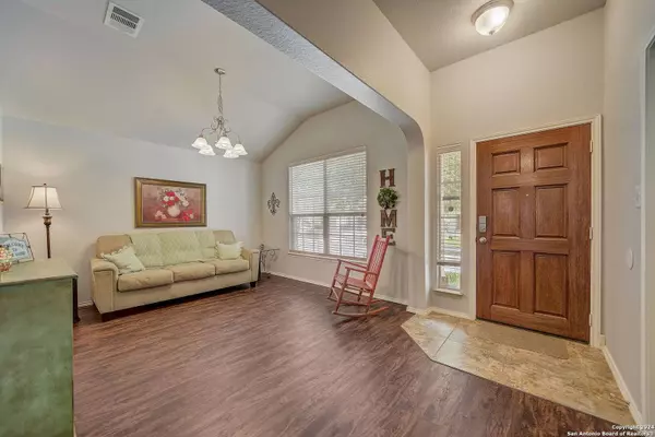 947 AVERY PKWY, New Braunfels, TX 78130-2003