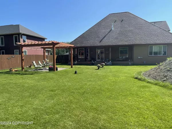 5537 E Fetlock DR, Wasilla, AK 99654