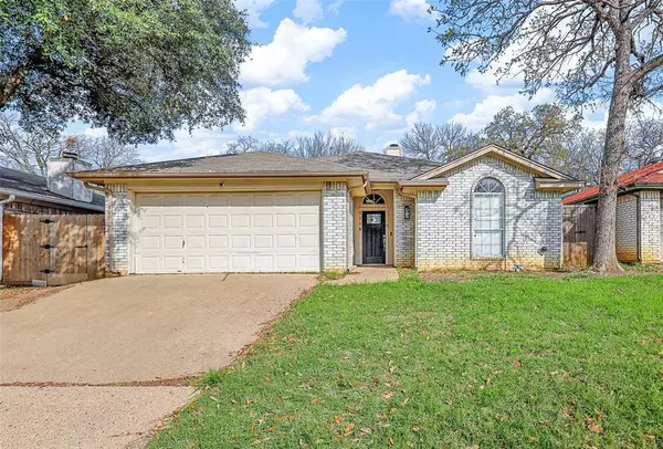 1114 Stone Creek Drive, Mansfield, TX 76063