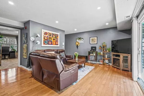 124 Tennis Plaza Rd #21, Dracut, MA 01826