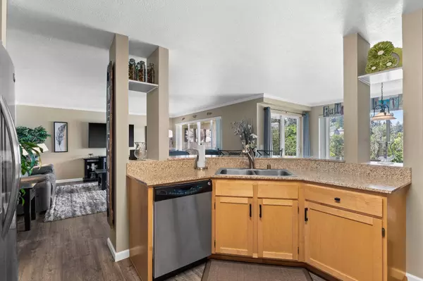 930 S Cowley St, Spokane, WA 99202