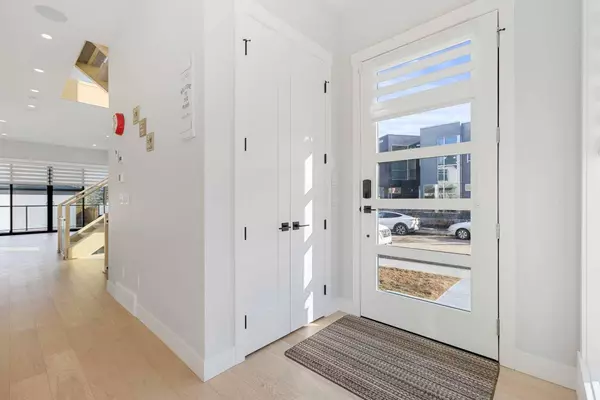 625 26 ST NW, Calgary, AB T2N 4X6