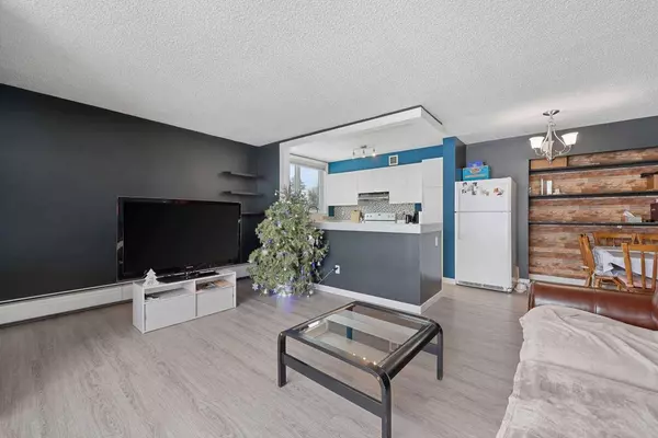 2909 17 AVE SW #305, Calgary, AB T3E 0B1