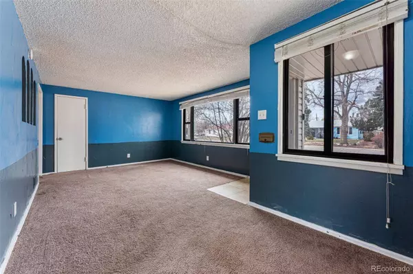 822 Geneva ST, Aurora, CO 80010