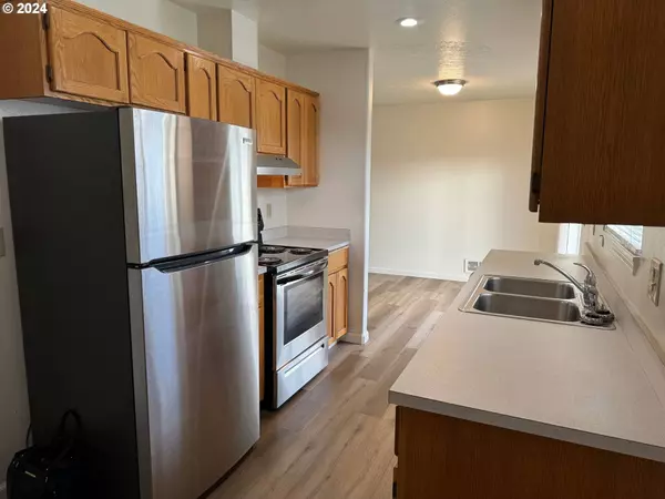 306 34TH AVE SE, Albany, OR 97322