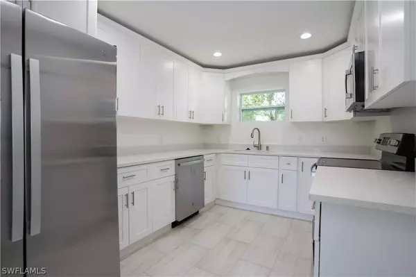 2148 Hale CT, Fort Myers, FL 33916