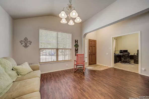 947 AVERY PKWY, New Braunfels, TX 78130-2003