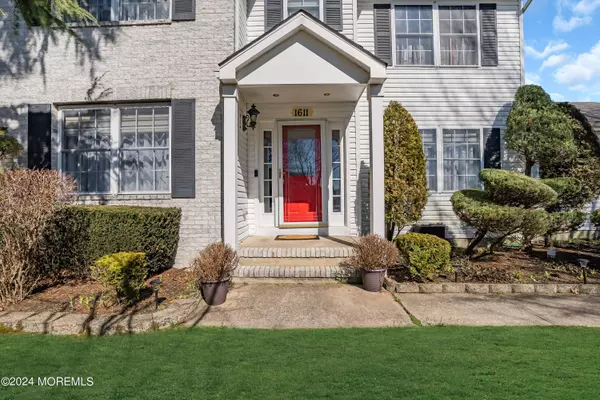 1611 Chaucer Lane, Toms River, NJ 08755