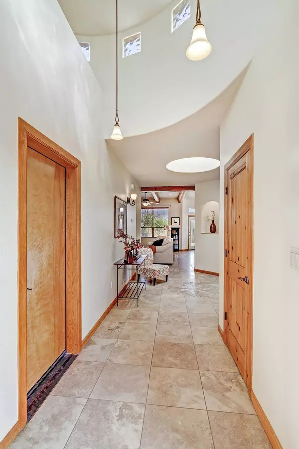 40 Pantala Naga Pampa, Corrales, NM 87048