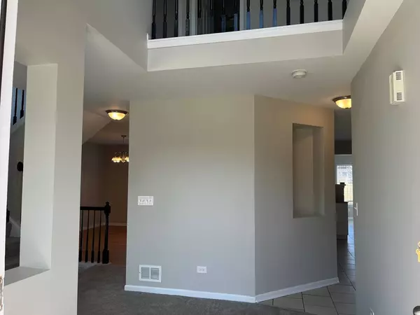 410 Ogden Falls Boulevard, Oswego, IL 60543