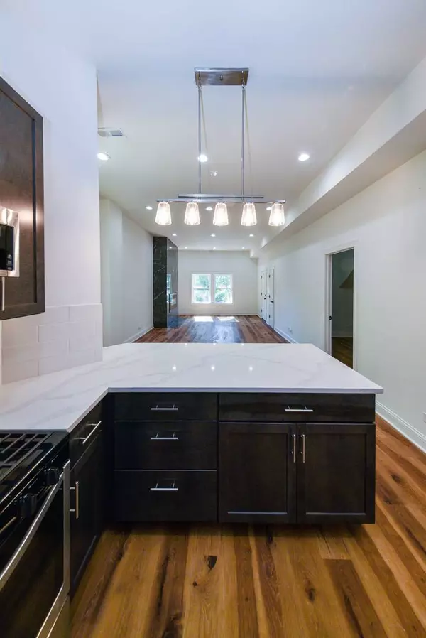 5023 S Indiana AVE, Chicago, IL 60615