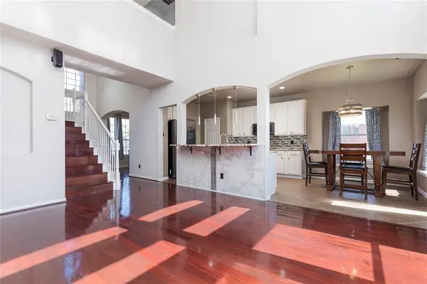 552 Briaroaks Drive, Lake Dallas, TX 75065