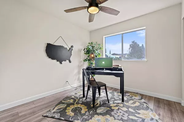 5883 Sparas ST, Loomis, CA 95650