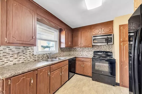 141 Western Circle, Westfield, MA 01085