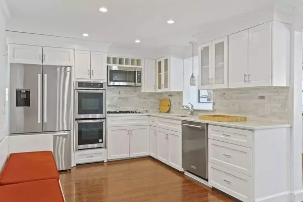 27 Erlandson Rd, Natick, MA 01760