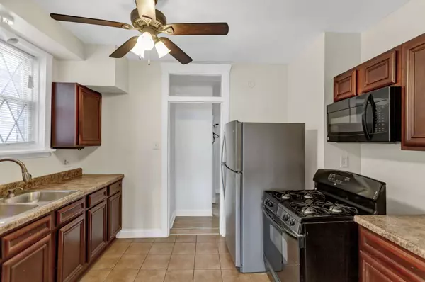 4428 W Rice ST, Chicago, IL 60651