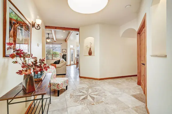 40 Pantala Naga Pampa, Corrales, NM 87048