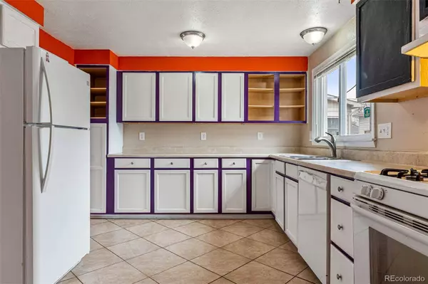 822 Geneva ST, Aurora, CO 80010