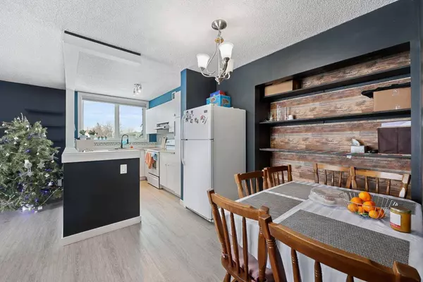 2909 17 AVE SW #305, Calgary, AB T3E 0B1