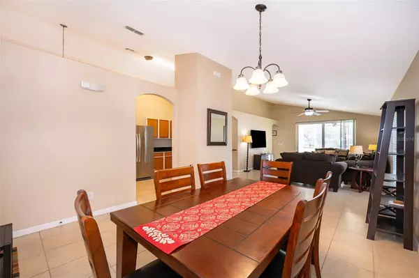 557 GLENEAGLES DR, Davenport, FL 33897