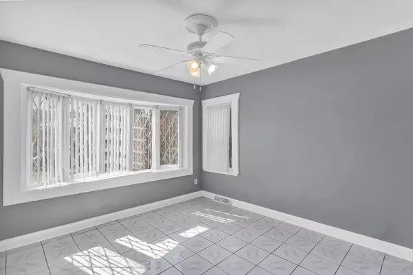 4428 W Rice ST, Chicago, IL 60651