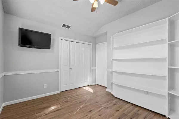 1114 Stone Creek Drive, Mansfield, TX 76063