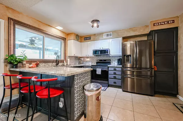 2105 W OBISPO Avenue, Mesa, AZ 85202