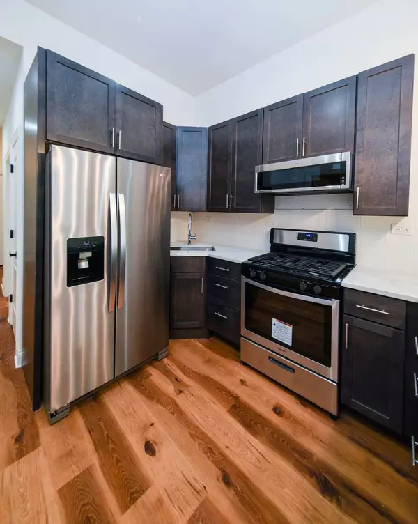 5023 S Indiana AVE, Chicago, IL 60615