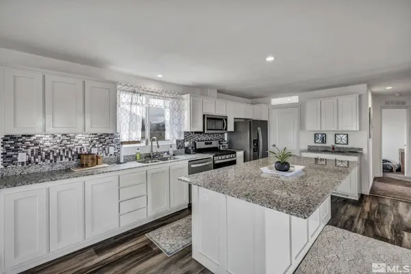 207 Sweetwater Drive, Yerington, NV 89447