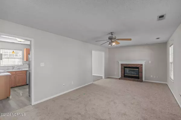 135 Suffolk Circle, Jacksonville, NC 28546