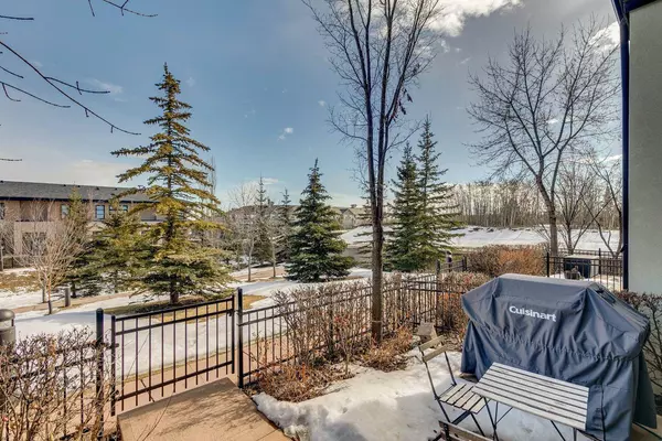 224 Aspen Hills Villas SW, Calgary, AB T3H 0H9