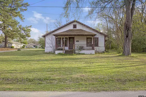 702 W Paschal, Troup, TX 75789