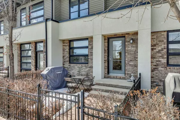 224 Aspen Hills Villas SW, Calgary, AB T3H 0H9