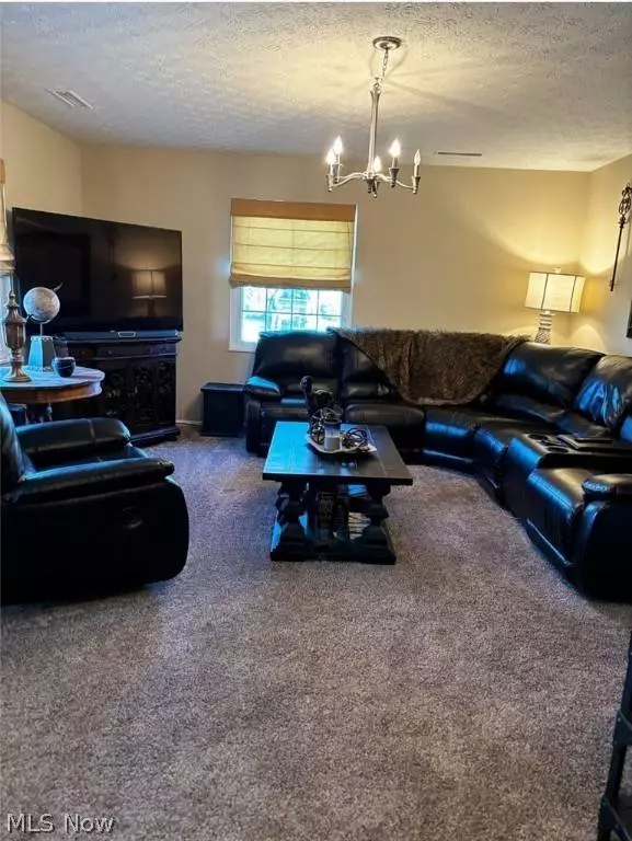 2514 Raber RD #4A, Uniontown, OH 44685