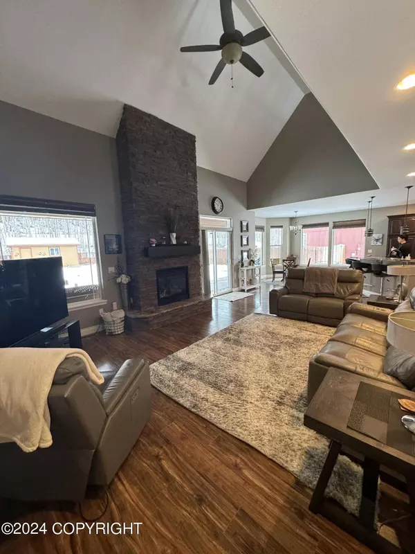 5537 E Fetlock DR, Wasilla, AK 99654