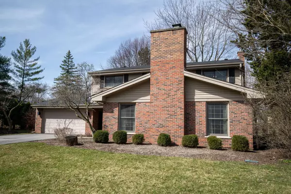 1800 Clover RD, Northbrook, IL 60062