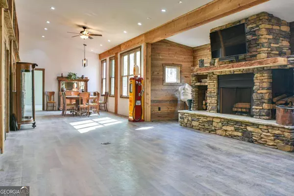 463 Bates RD SE, Cartersville, GA 30120