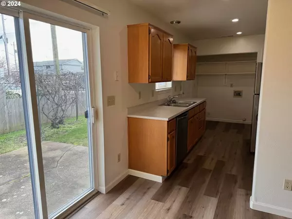 306 34TH AVE SE, Albany, OR 97322